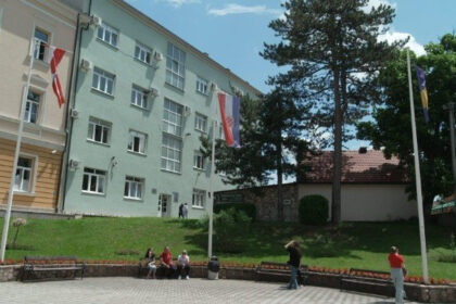 Žena iz Livna u pijanom stanju nožem napala muškarca: Nećeš bit sahranjen u hrvatskom, već u islamskom groblju