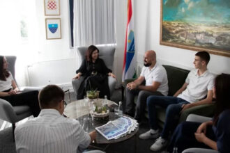 Premijerka Buhač pokroviteljica odlaska mostarskih gimnazijalaca na Međunarodnu olimpijadu u Kazahstan