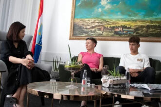 Predsjednica Buhač ugostila rukovodstvo i uspješne plivače SPK Zrinjski Mostar