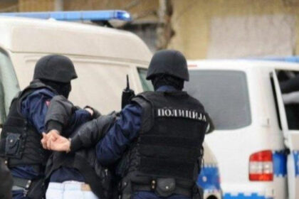 Pijančili ispred manastira, pa napao policajca: "Je**m li vam majku, onaj pop vas je poslao“