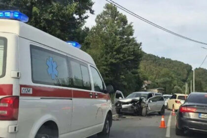 Nova teška saobraćajna nesreća u BiH: Vozila gotovo smrskana
