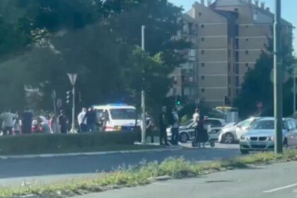 Žestok sudar na Vojničkom Polju, stigla Hitna pomoć i blokirana raskrsnica: Povrijeđenima se ukazuje pomoć