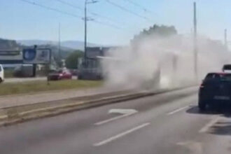 MUP KS o zapaljenom tramvaju: Nije bilo požara nego se nešto samo zadimilo