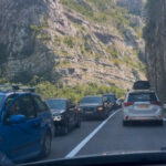 Počeo vikend, počele i gužve: Duge kolone prema moru i Sarajevu