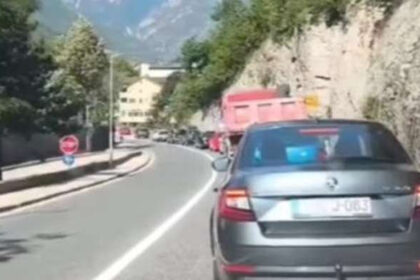KOLAPS Kolona između Konjica i Jablanice duža od 10 kilometara, vozači satima čekaju