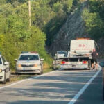 Saobraćajna nesreća kod Mostara: Automobil se prevrnuo na krov