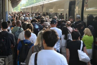 Velike gužve vikendom na polasku voza iz Sarajeva za Ploče
