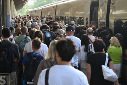 Velike gužve vikendom na polasku voza iz Sarajeva za Ploče