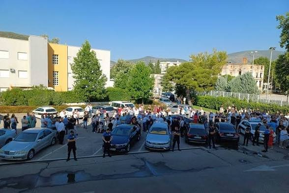 Protesti nakon otkaza za 22 Bošnjaka u mostarskom Komunalnom: Ovo je udruženi napad na radnike