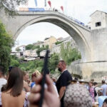 Skokovi sa Starog mosta: Mostar preplavili turisti
