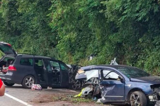 Poznato stanje povrijeđenih u jutrošnjoj saobraćajnoj nezgodi u Đevanju kod Zvornika