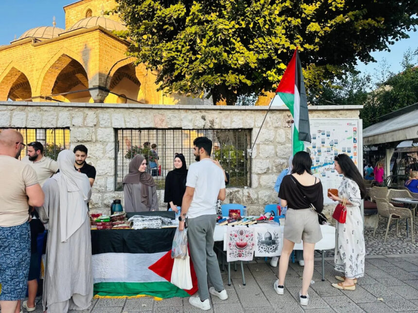 Sarajevo još jednom pokazalo da ima veliko srce: Brojni građani i turisti podržali humanitarni bazar za Palestinu