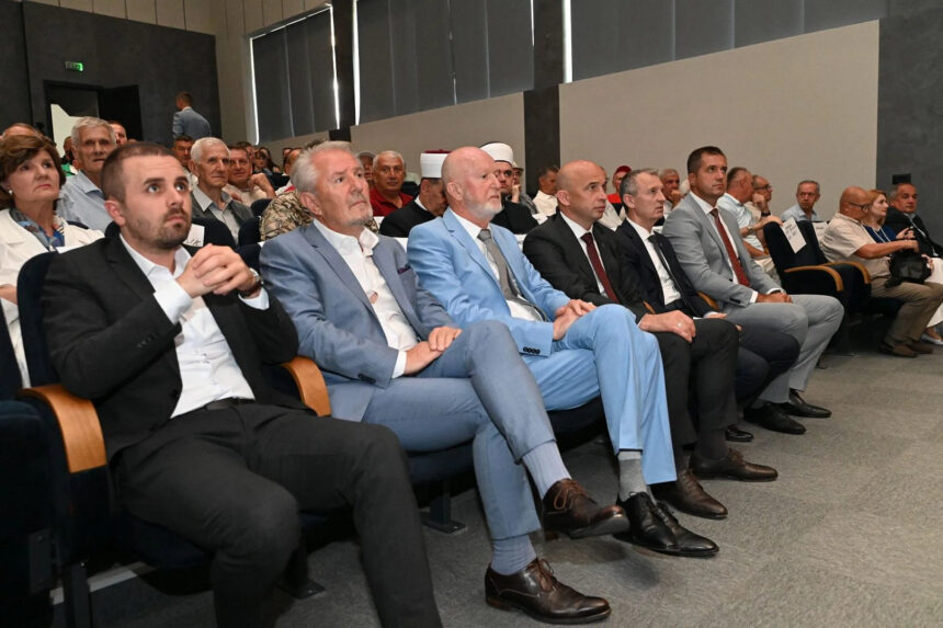 Delegaciju Zeničko-dobojskog kantona na obilježavanju Dana Općine Olovo predvodio premijer Pivić