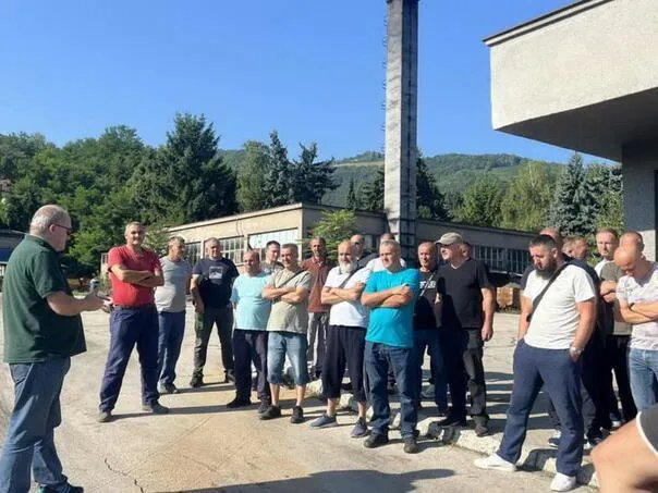 Zenički rudari i dalje u jami, ne namjeravaju izaći dok im ne budu uplaćena sredstva