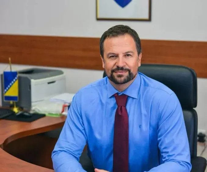 Dobri dečko Konaković i penzioner Mehmedović branili bi Bošnjake od propasti koju su sami kreirali!