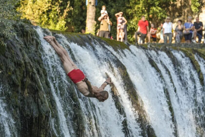 Danas međunarodni skokovi s vodopada u Jajcu