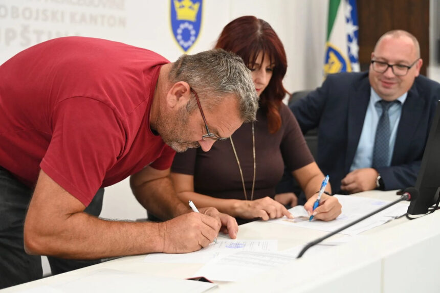 Ministarstvo za boračka pitanja ZDK potpisalo ugovore sa 94 korisnika programa 'Biznis plus'