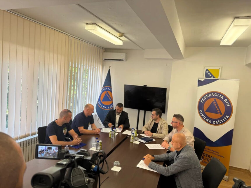 Profesionalni vatrogasci iz cijele Federacije BiH traže povoljnije penzionisanje: Predali više od 800 potpisa