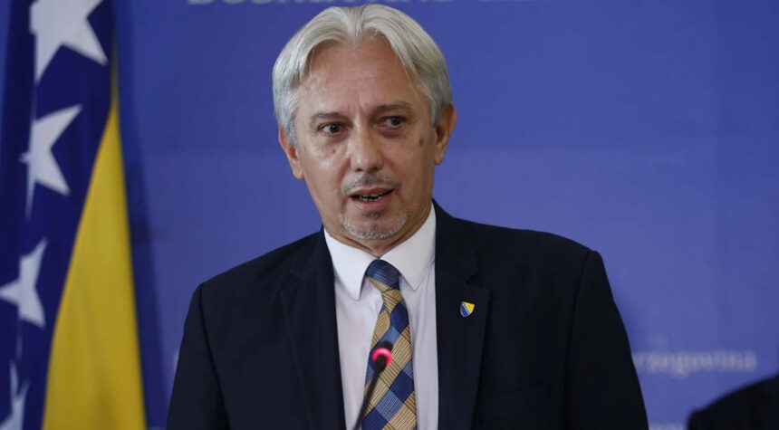 Kovačević odgovorio Radmanu: Maknite se od BiH, unitarno uređenje nema etnički predznak