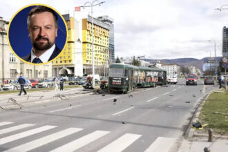 Pola godine nakon tramvajske nesreće: Lažne ostavke, lažna istraga i kolektivno posipanje pepelom zaborava