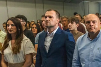 Kako su Ustav USK i zakoni postali 'švedski sto'