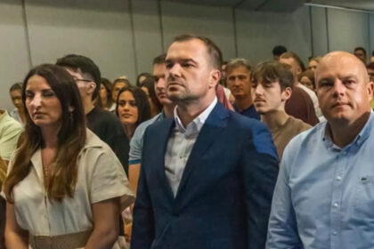 Kako su Ustav USK i zakoni postali 'švedski sto'