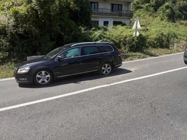 Građani kod Konjica spašavali majku i maloljetnu djecu iz auta, kamion koji ih je udario jedva se zaustavio!