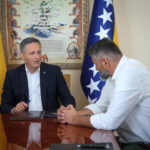 Bećirović sa Suljagićem: Pritisci na uposlenike Memorijalnog centra Srebrenica su udar na istinu o genocidu nad Bošnjacima