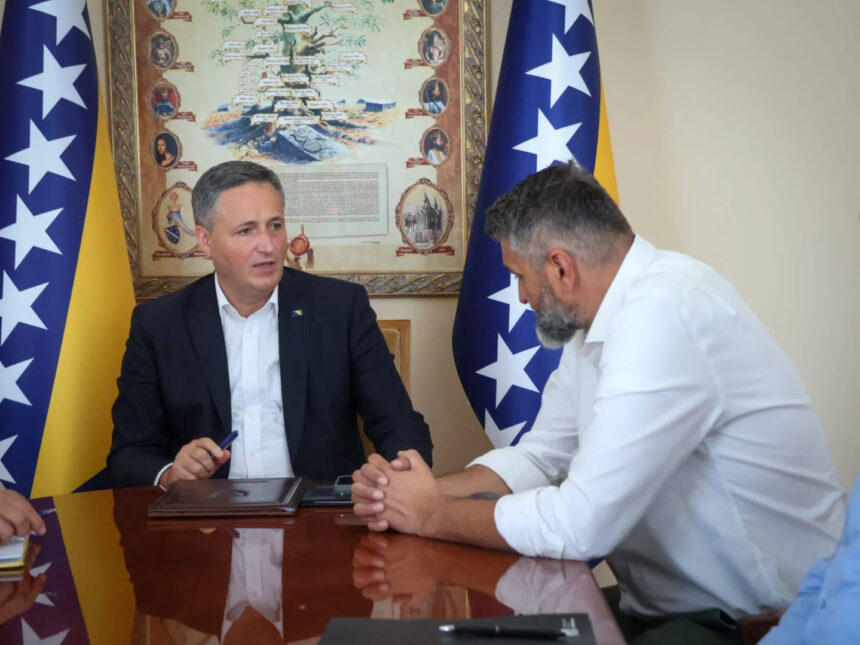 Bećirović sa Suljagićem: Pritisci na uposlenike Memorijalnog centra Srebrenica su udar na istinu o genocidu nad Bošnjacima