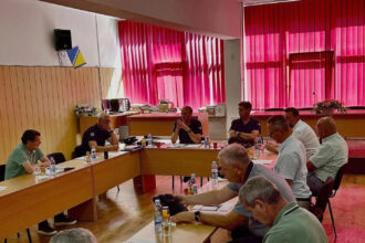 U Varešu održan sastanak o načinu angažovanja helikoptera KUCZ u gradovima i općinama ZDK