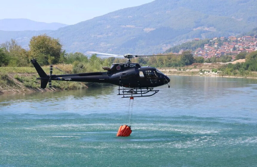Zeničko 'magare' pokrilo pola Federacije: Helikopter KUCZ ZDK kod Goražda izbacio 11 vedara vode