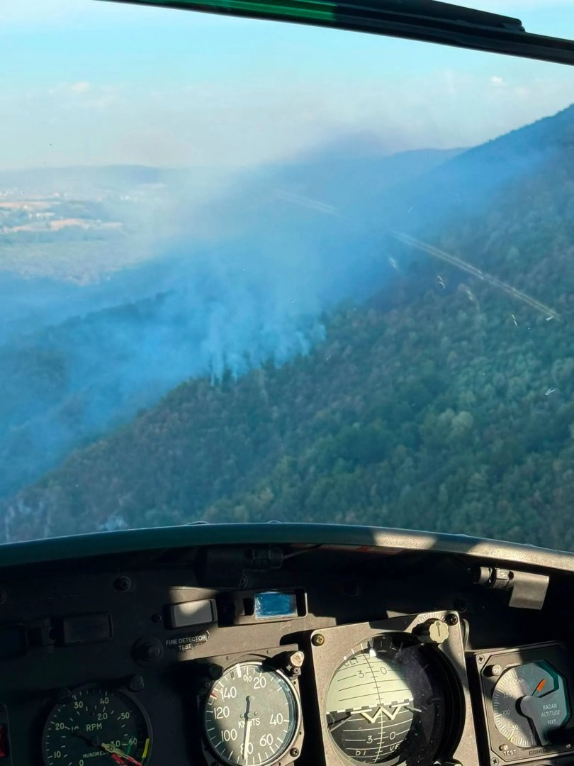 OS BiH i tokom vikenda gase požare: Helikopter angažovan na području Cazina