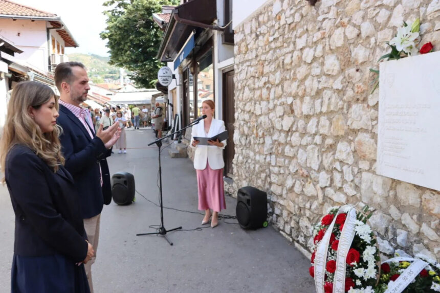 Obilježena 34. godišnjica od masakra u ulici Halači: Od agresorske granate stradalo osam osoba