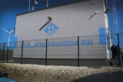 Tehnički problemi izazvali privremeno povećanje emisije prašine s Bloka 4 u TE Tuzla