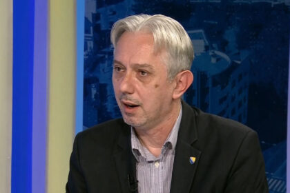Kovačević: Zbog zabluda vlasti o proevropskom Dodiku i relaksiranom Čoviću moramo vraćati izgubljene institucije u ruke koje brane BiH