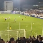 Navijači Novog Pazara teren zasuli - pelenama