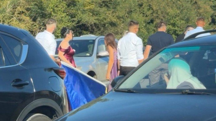 Zvornik: Vozaču iz Srbije smetala zastava BiH pa nasrnuo na svadbenu kolonu