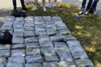 Poznat identitet dilera koji je u centru Sarajeva "pao" sa više od 70 kilograma droge