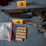 Policija upala u kuću kod Olova: Pronađene tri puške, pištolj i 96 metaka