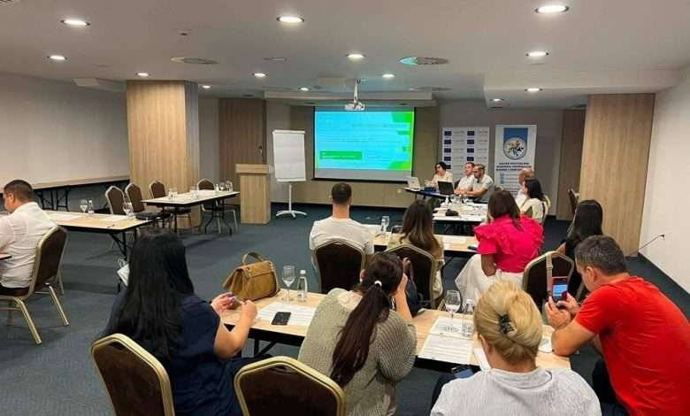 Jačanje kapaciteta za zaštitu djeteta: Alma Mehić (CSR Konjic) na edukaciji u Neumu