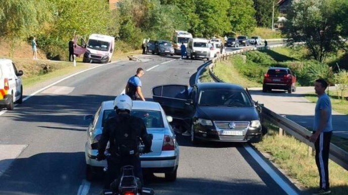 Teška saobraćajna nesreća na M-17: Saobraćaj potpuno obustavljen