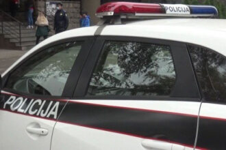 Teška nesreća kod Zenice: Sudarila se tri vozila, jedna osoba povrijeđena