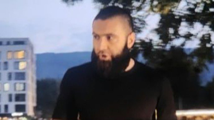 Muškarac koji je na Ilidži tukao ženu, njenu kćerku i brata uhapšen, pa pušten na slobodu