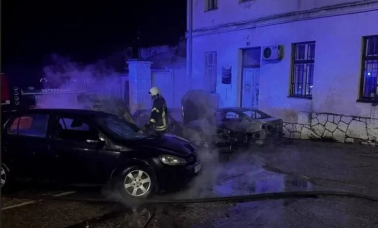 Zbog paljenja 7 automobila u Mostaru osuđen na godinu dana