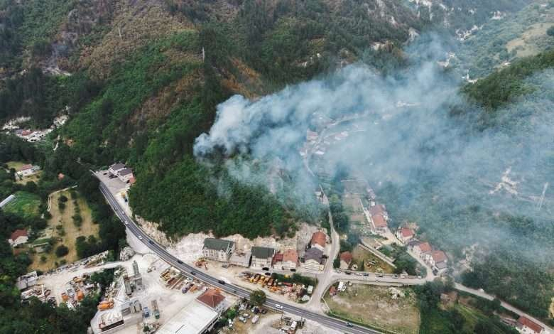 Požar se ponovo aktivirao kod Živašnice: Vatra se približila kućama, vatrogasci na terenu