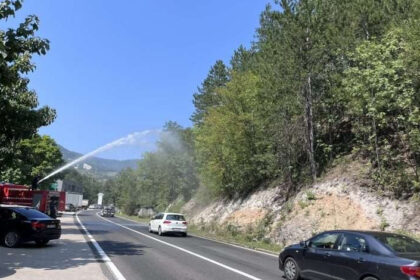 Pojačan saobraćaj širom BiH: Najveće gužve na putu Mostar – Jablanica, požari kod Konjica više ne ometaju promet