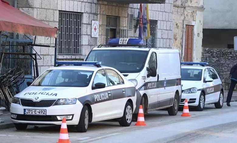 Fizički napali policajce u Hercegovini, psovali im balijsku i četničku majku, Tužilaštvo nije zatražilo pritvor