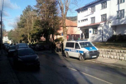 Zatekao muškarca s bivšom suprugom pa ga čakijom ubo u grudni koš
