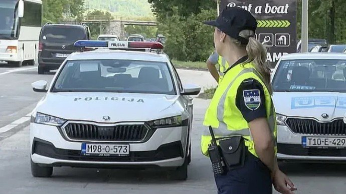 Detalji tragedije u Bosanskoj Krupi: Žena iz pištolja ubila slijepog muža, poznat identitet