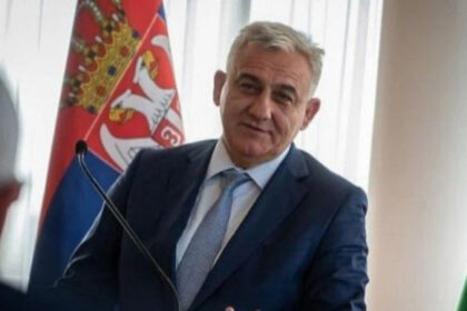 Detalji drame na Palama: Pripadnici SAJ-a udarili nogom u leđa ambasadora Srbije koji nedavno operisao koljeno
